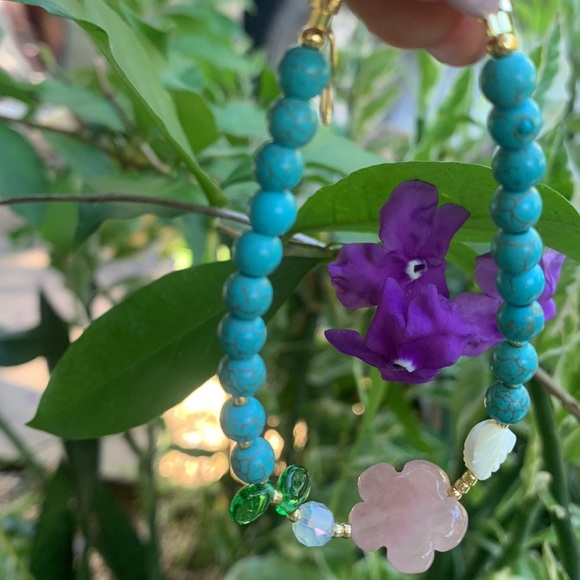 Howlite - Picture 3 of 5